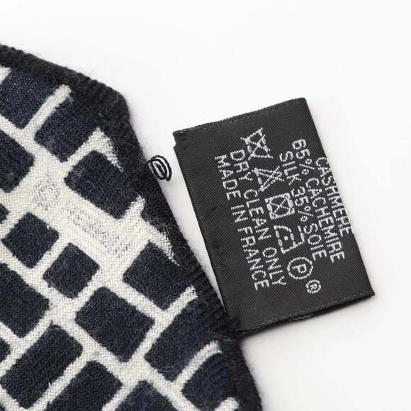 HERMES Black Silk Scarf - Picture 4 of 10